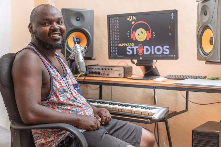 Meet James Kariuki, professionally known as Le’ James, a dedicated music producer and musician based in the vibrant city of Nairobi, Kenya. His commitment to the art of music shines through in his versatility and creativity.