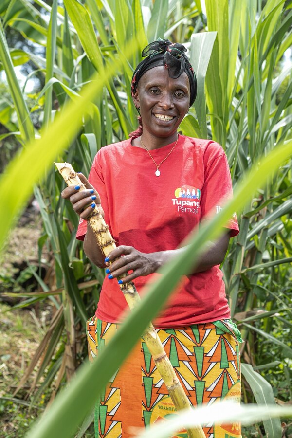 This business serves as not only a source of income for Regina’s family but also a means of ensuring a healthy food supply. By cultivating her own produce, Regina not only sustains her family’s nutritional needs but also effectively reduces overall food expenses.